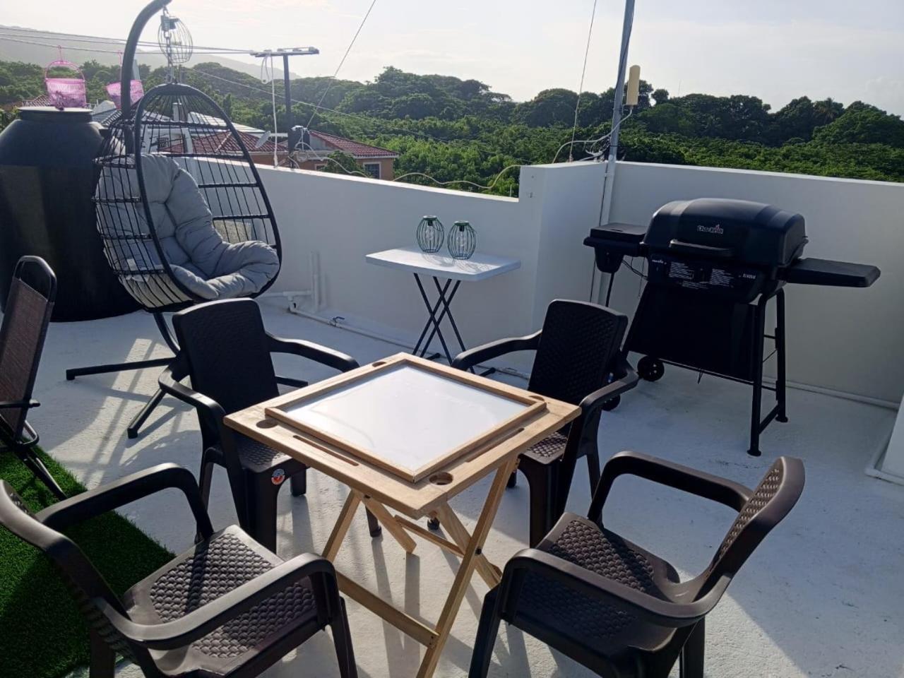 Casita Linda Larimar - 2Br Apartment With Rooftop, Bay Views, Fast Wifi, Near Beach In Barahona Eksteriør billede